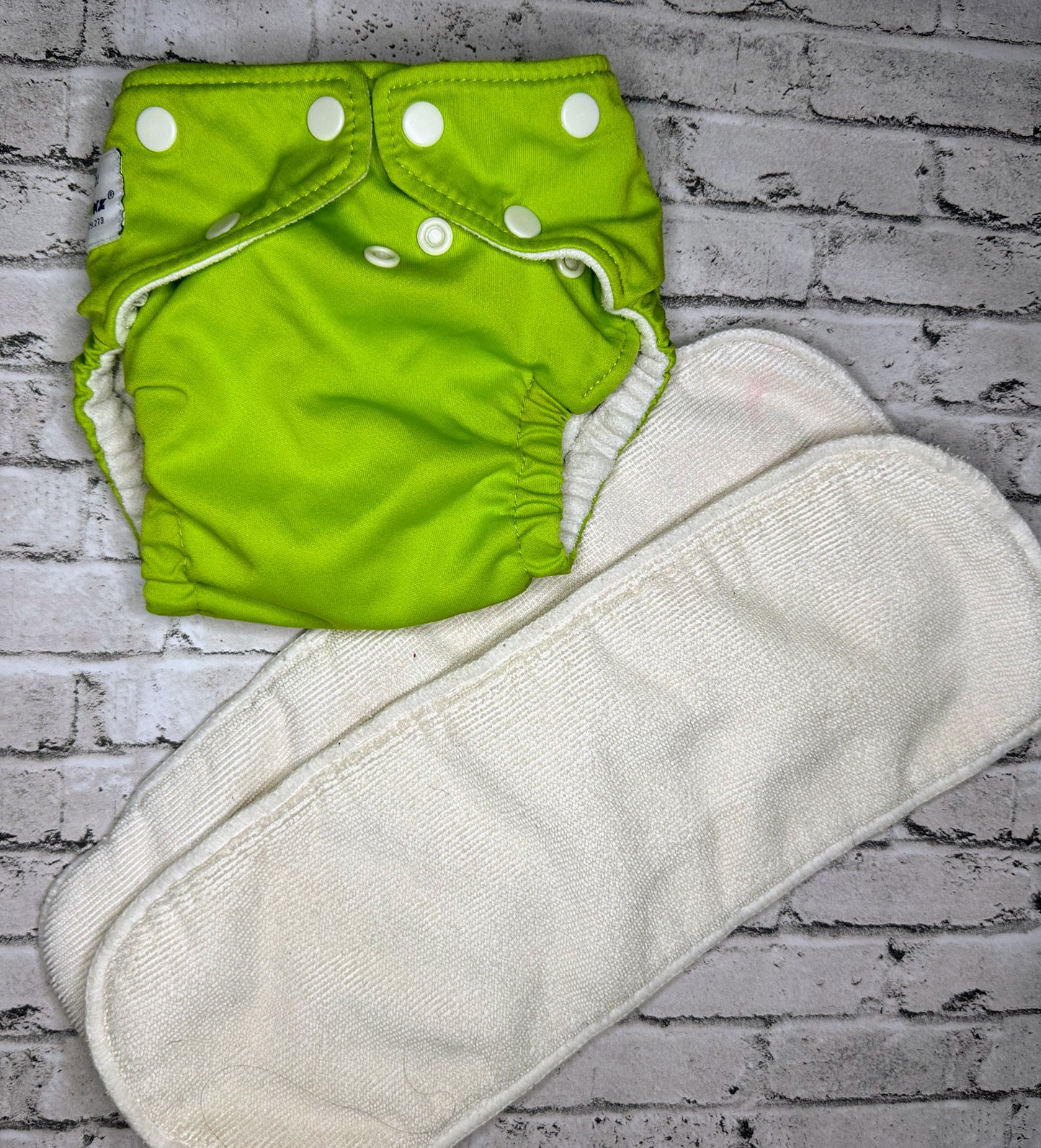 Green Snap Cloth Diaper + 2 inserts