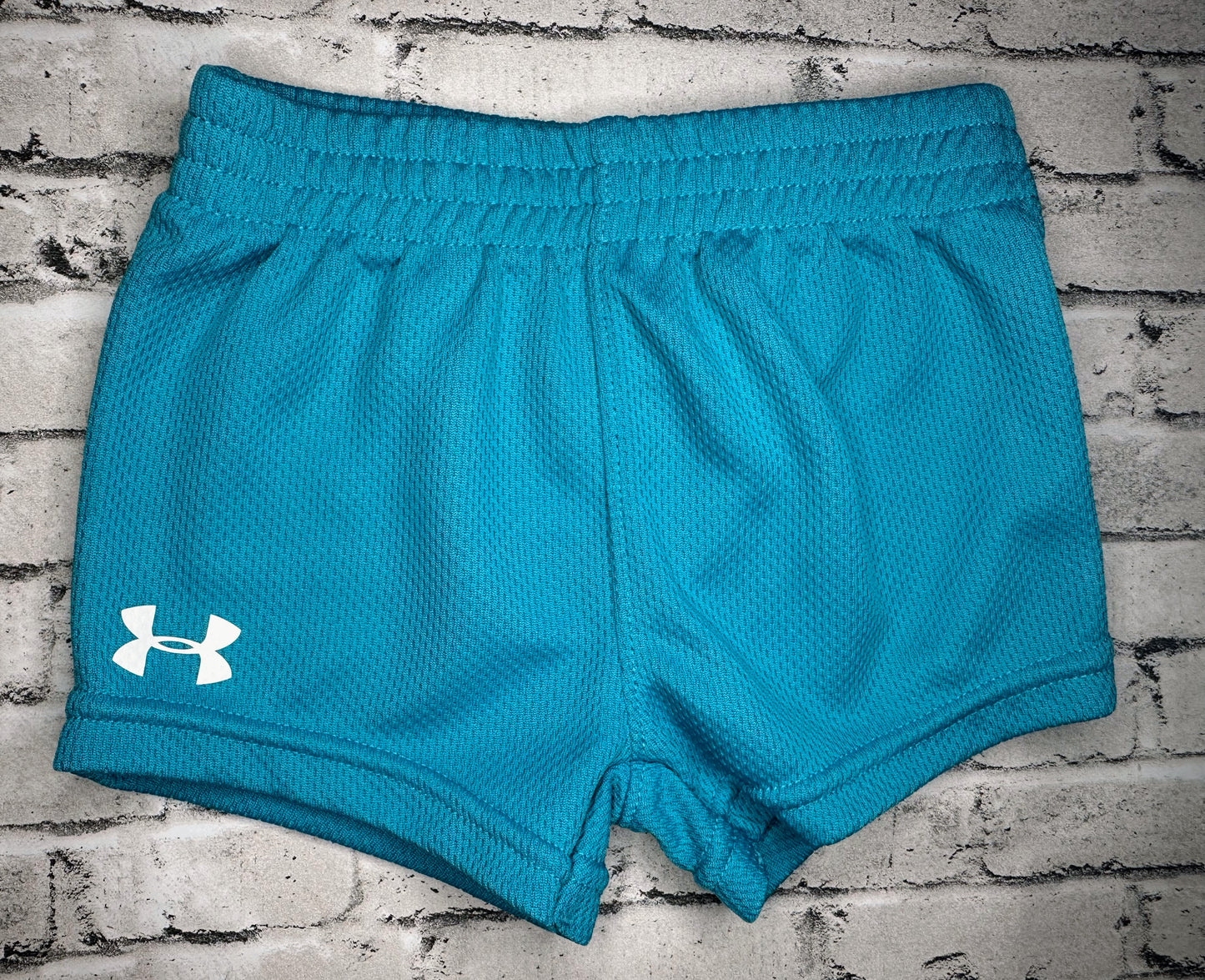 Under Armour: Blue Athletic Shorts- 3/6m