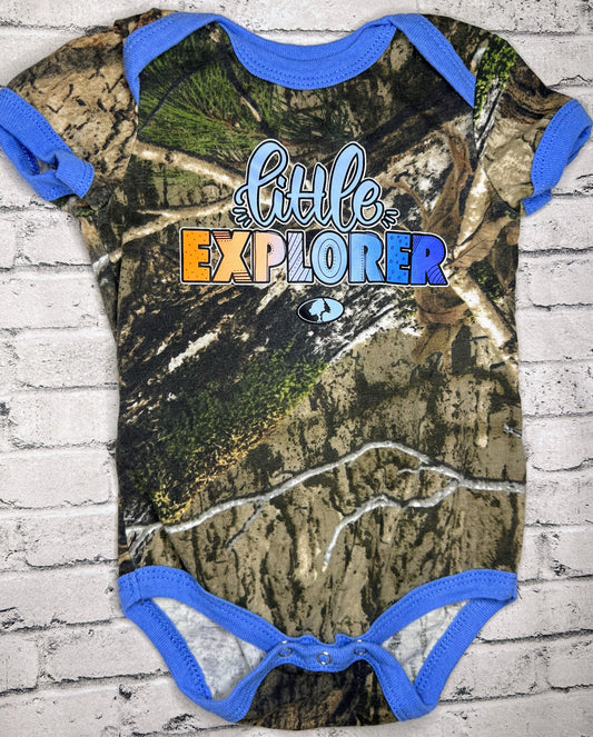 Mossy Oak: “Little Explorer” Bodysuit- 3/6m