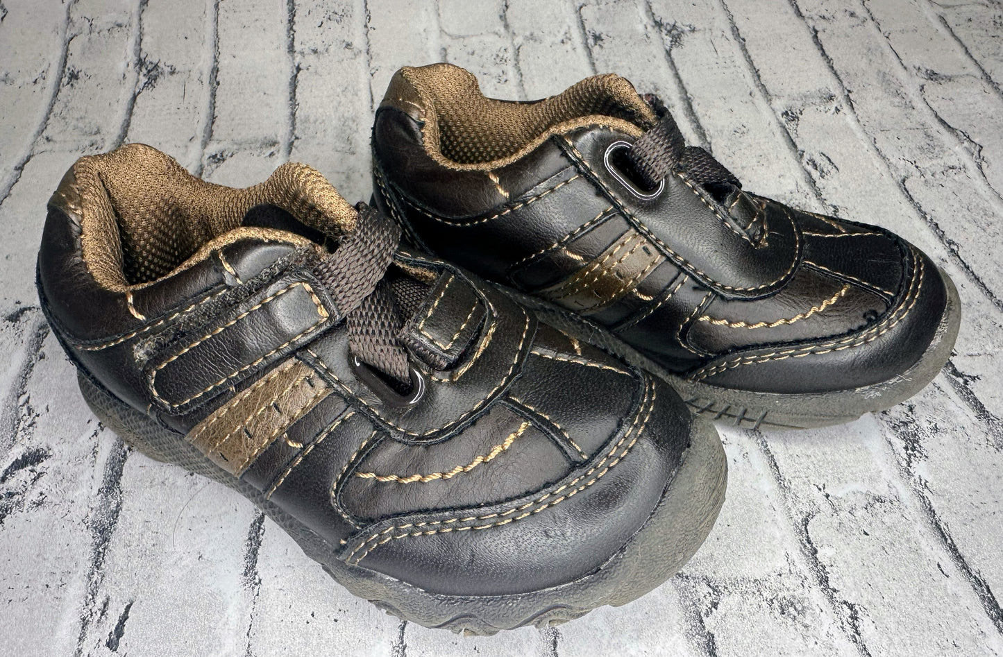 Okie Dokie: Brown Velcro Shoes- 5c