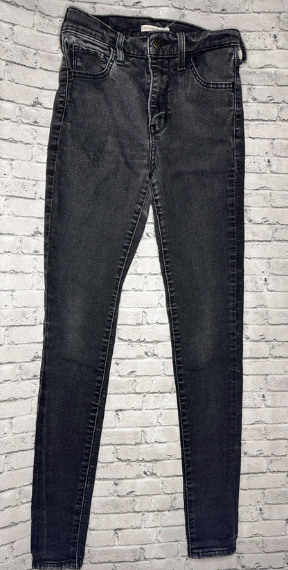 Levi Strauss: High Rise Super Skinny - 26” Waist