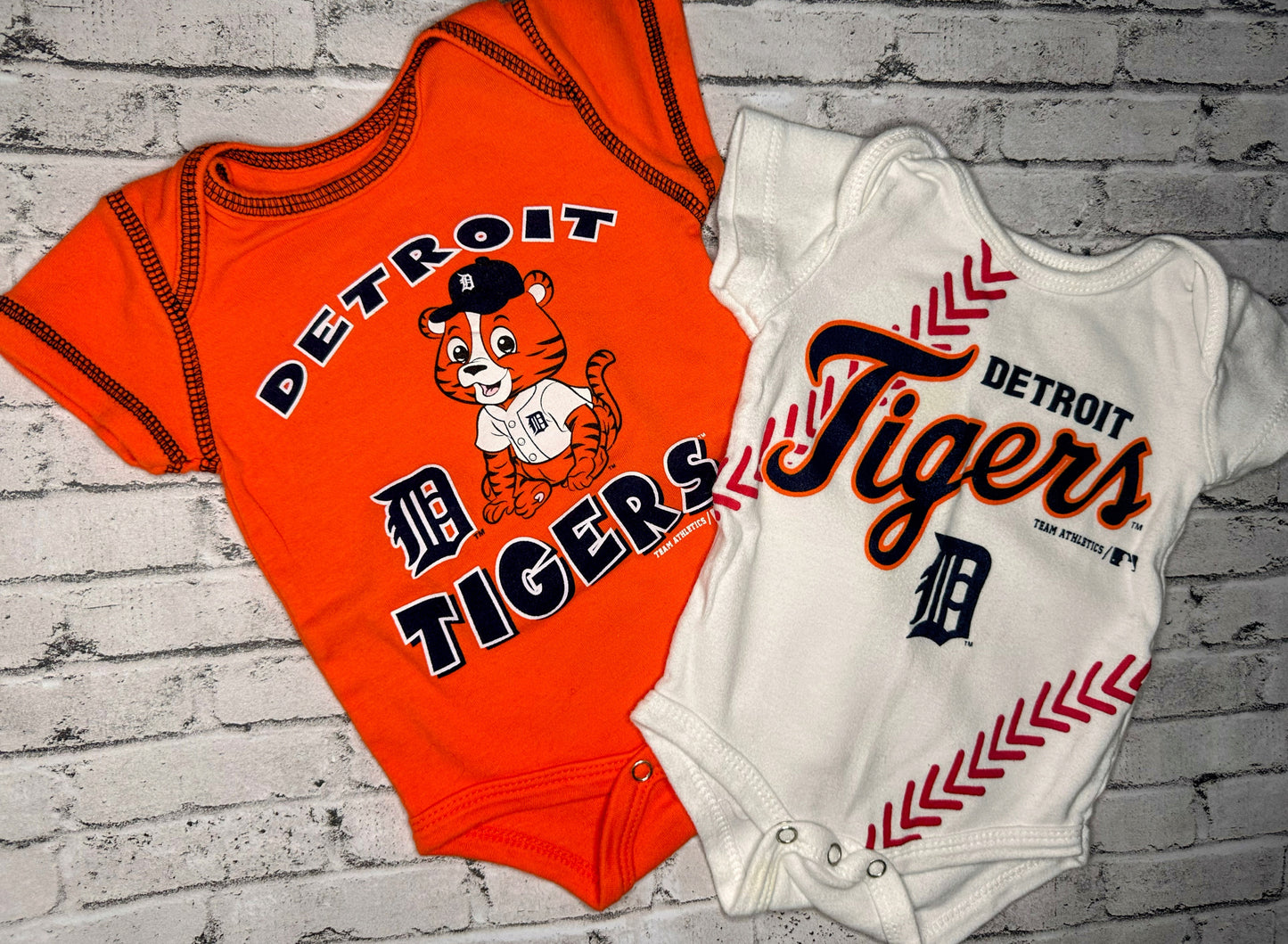 2pc Detroit Tigers Bodysuits- 0/3m