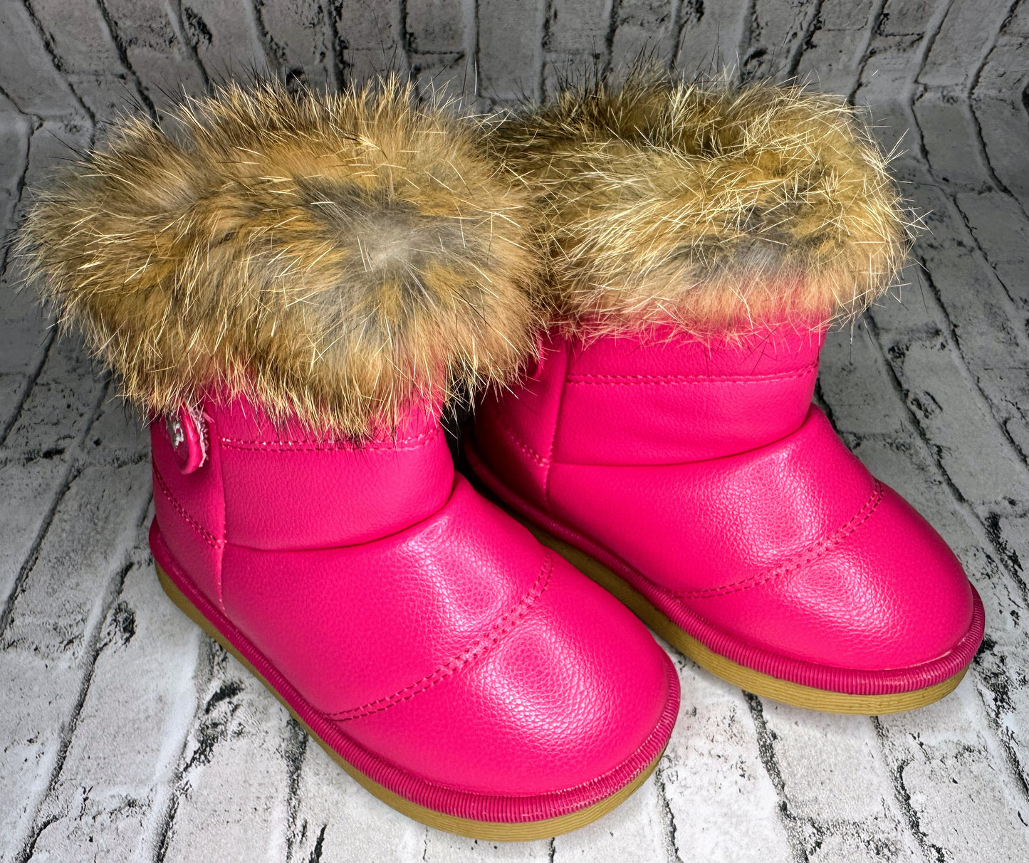 Comfy Kids: Pink Fur Boots- 6.5c