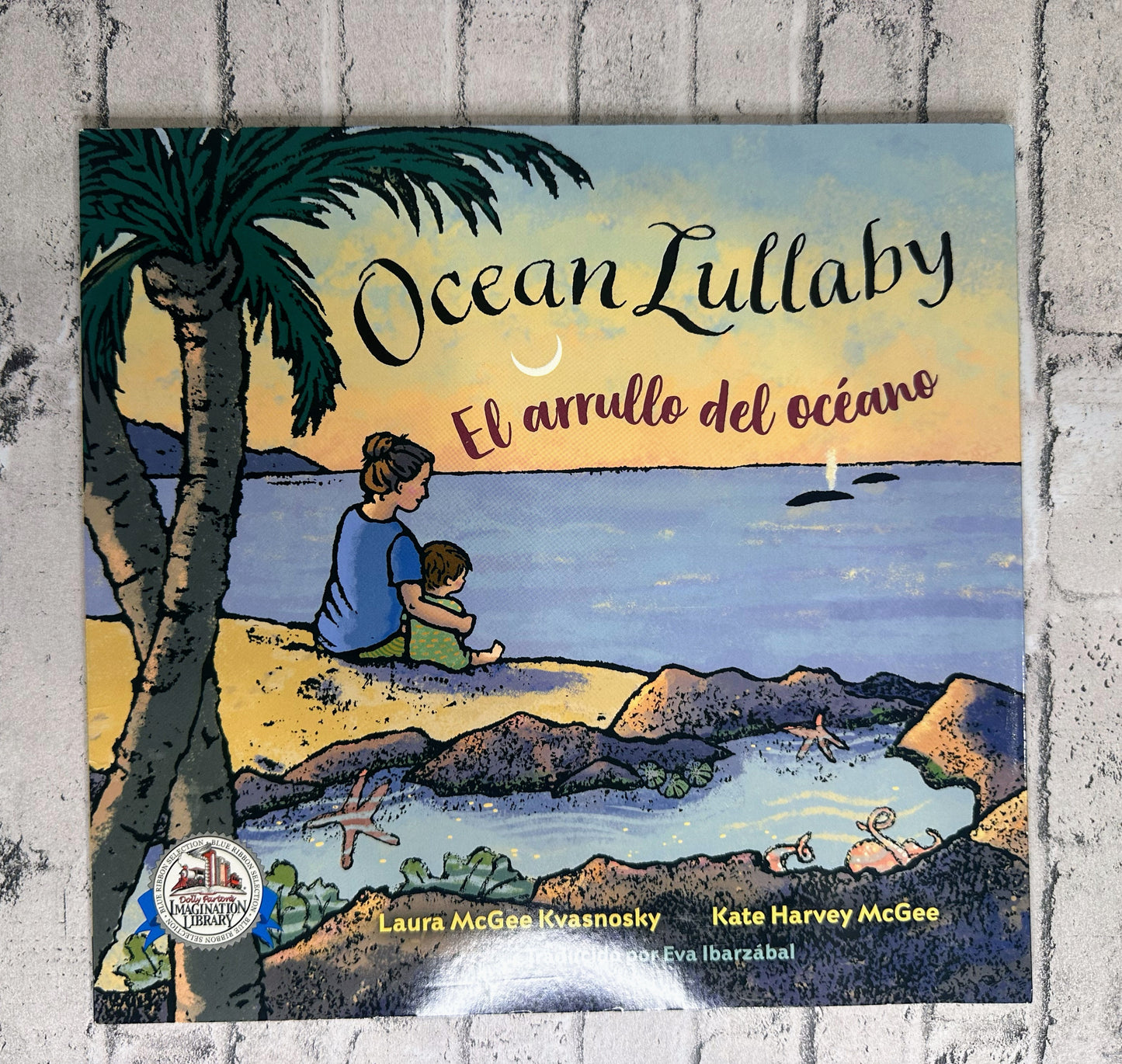 Ocean Lullaby - Bilingual Book