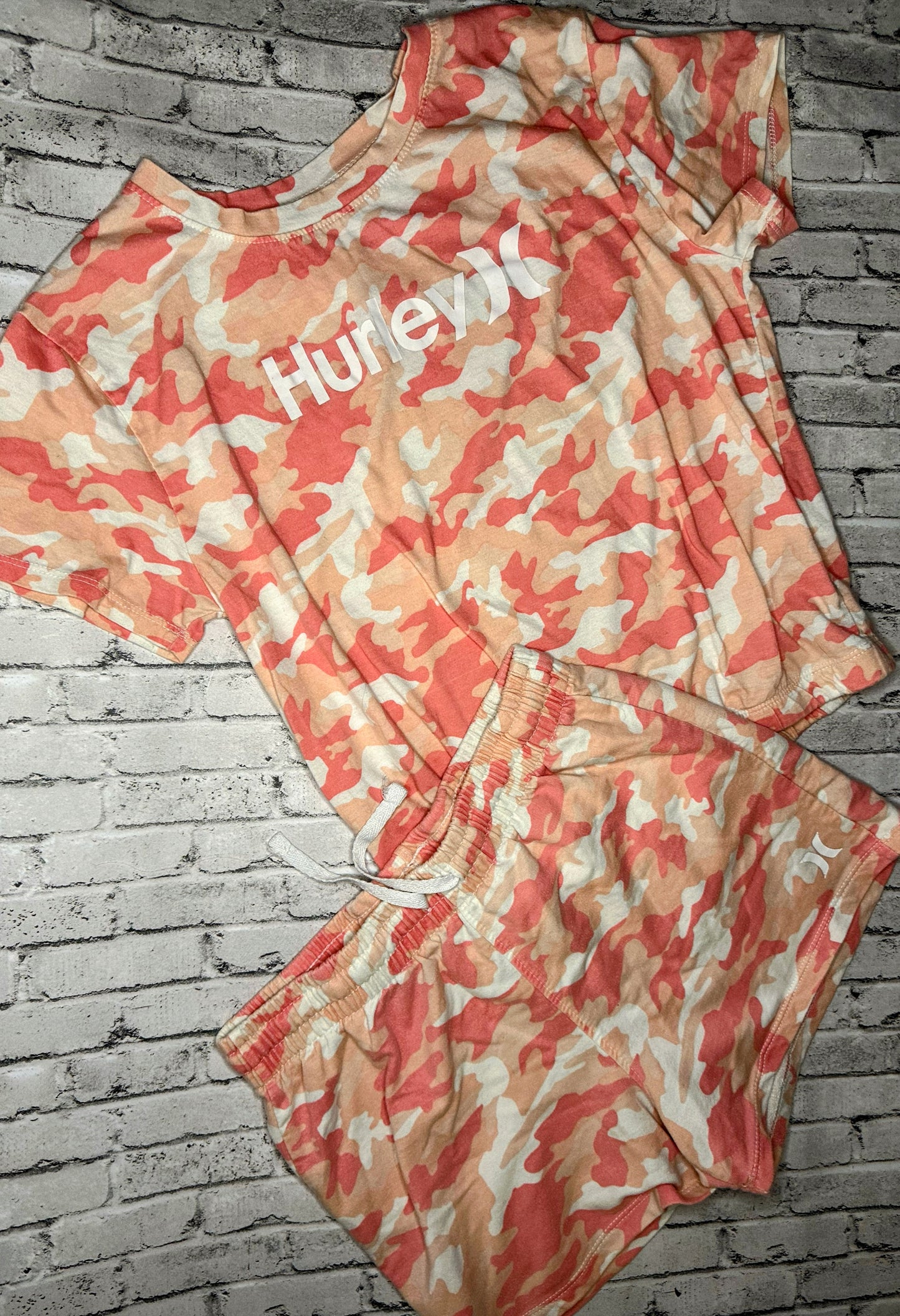 Hurley: Pink Camo Set- Youth XL