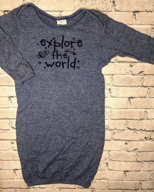 Gerber: “Explore the World” Sleep Gown- 0/6m