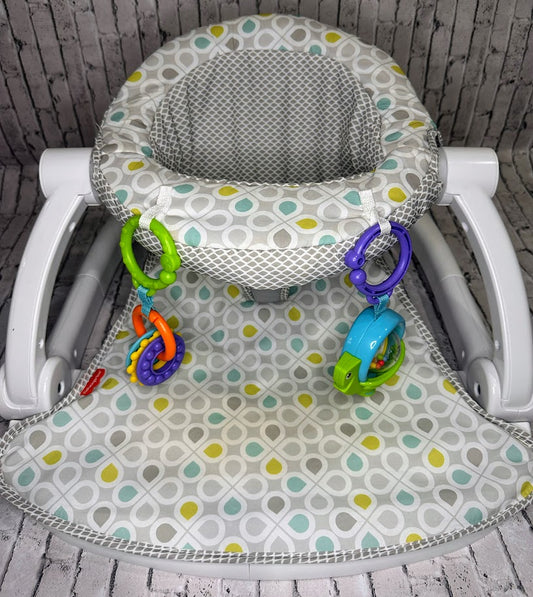 Fisher Price: Sit Me Up Seat + Hanging Toys