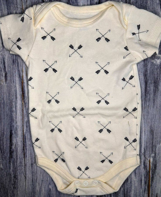 HB: Cream Arrow Bodysuit- 3/6m